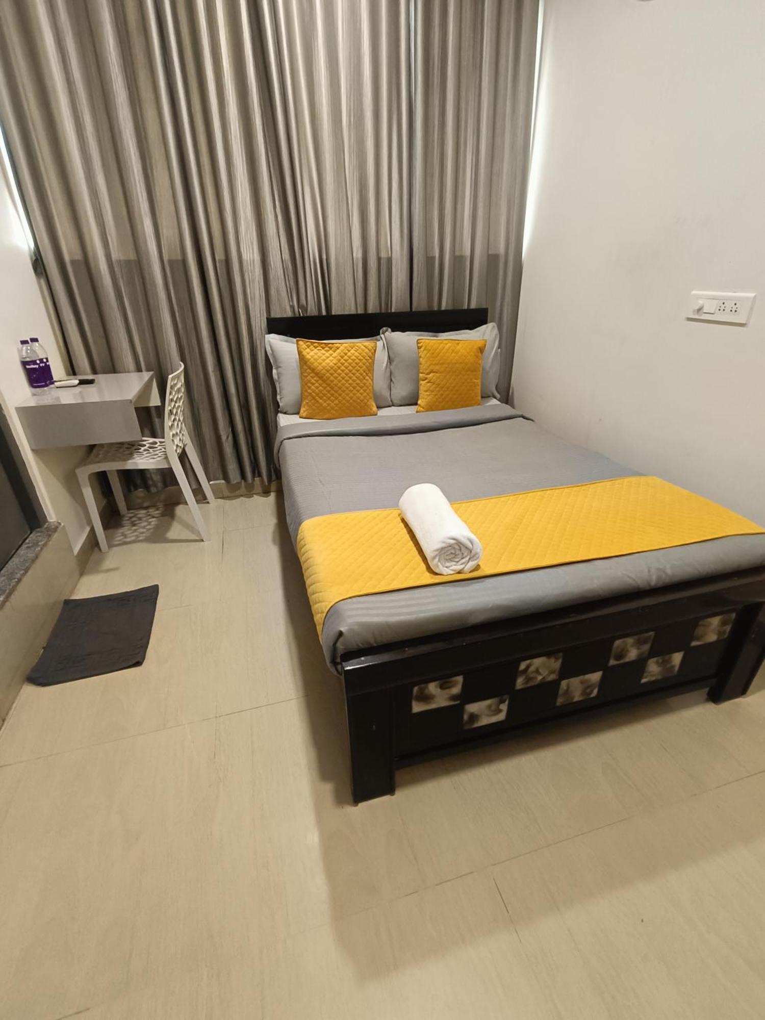 Yellow Bells Signature Hitec City Hyderabad Exterior photo