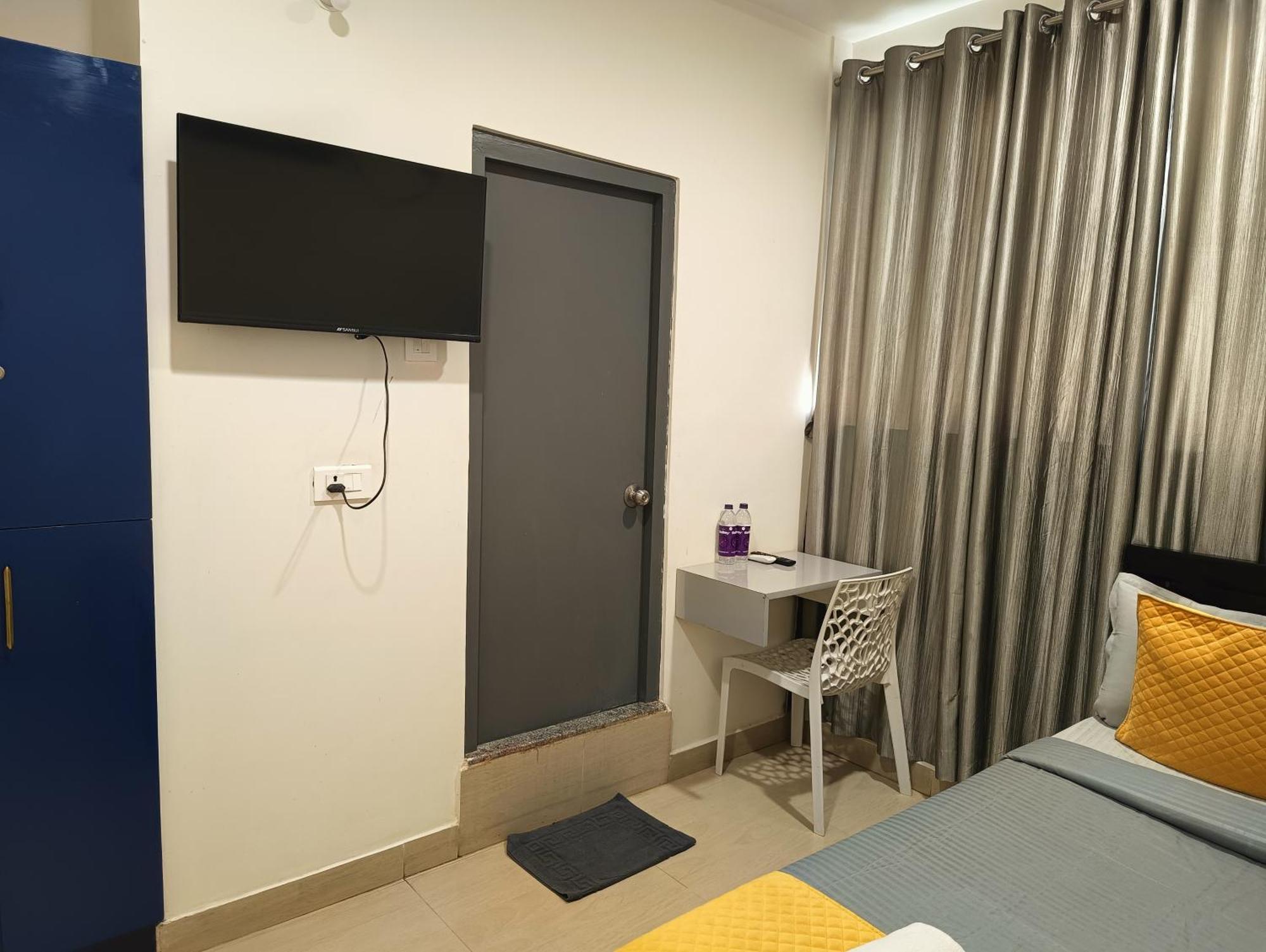 Yellow Bells Signature Hitec City Hyderabad Exterior photo